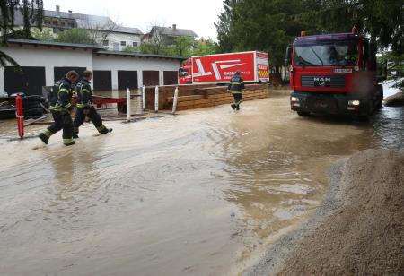 POPLAVE CERKNICA 07 FOTO LJUBO VUKELIČ